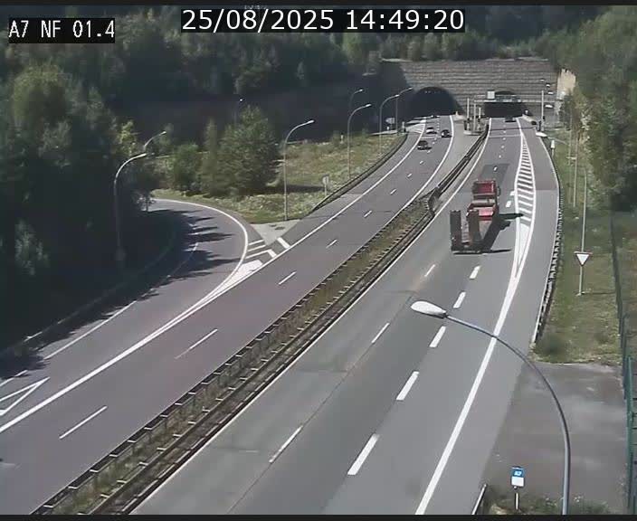 <h2>Caméra autoroute Luxembourg A7 - Echangeur Waldhaff - direction Tunnel Stafelter</h2>