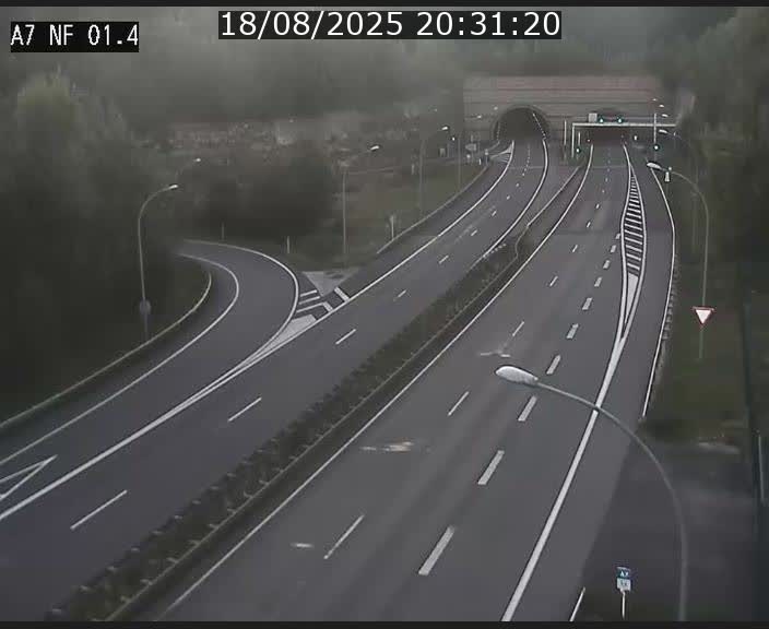 <h2>Caméra autoroute Luxembourg A7 - Echangeur Waldhaff - direction Tunnel Stafelter</h2>