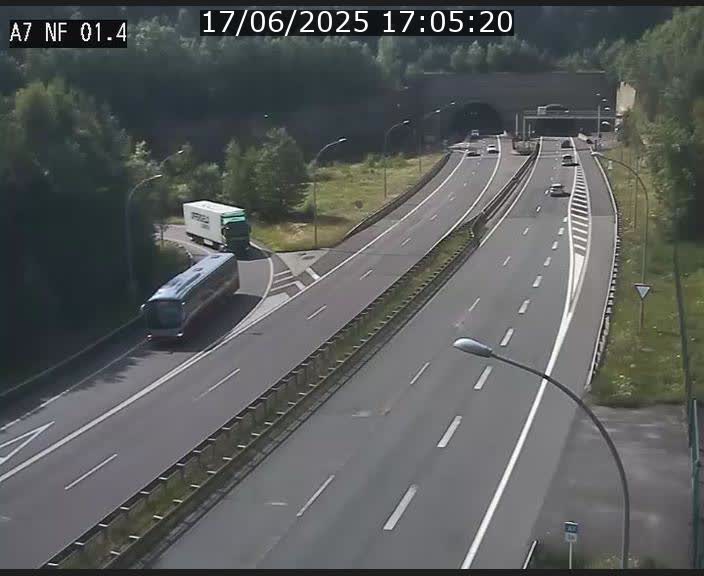 <h2>Caméra autoroute Luxembourg A7 - Echangeur Waldhaff - direction Tunnel Stafelter</h2>