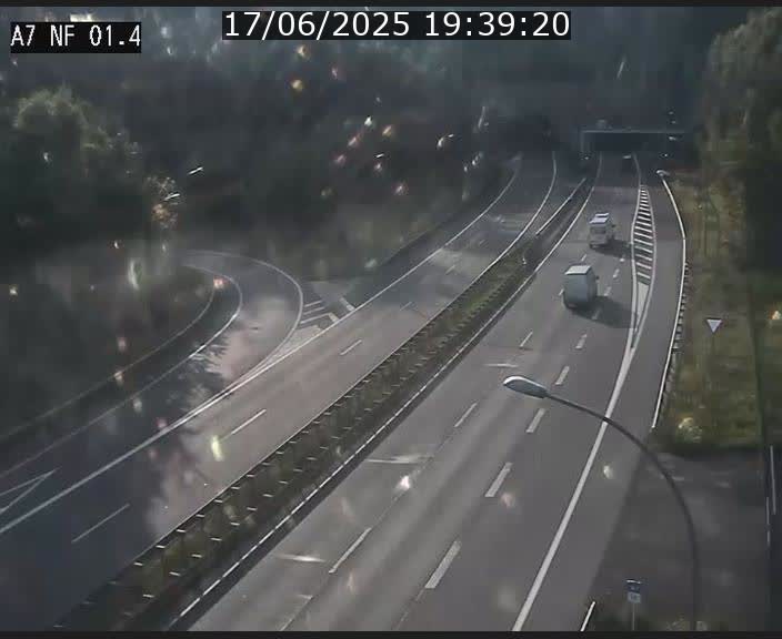 <h2>Caméra autoroute Luxembourg A7 - Echangeur Waldhaff - direction Tunnel Stafelter</h2>