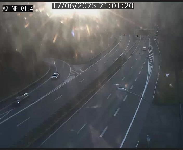 <h2>Caméra autoroute Luxembourg A7 - Echangeur Waldhaff - direction Tunnel Stafelter</h2>