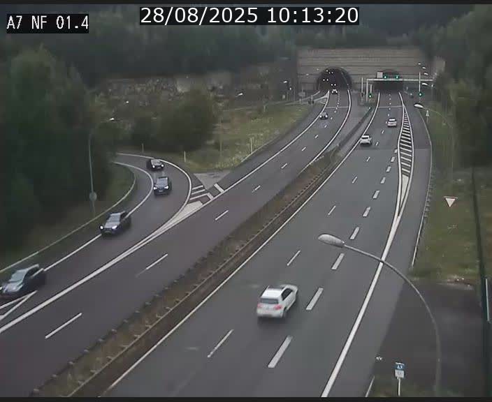 <h2>Caméra autoroute Luxembourg A7 - Echangeur Waldhaff - direction Tunnel Stafelter</h2>