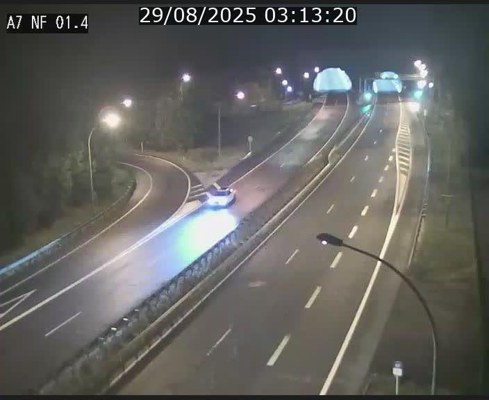 <h2>Caméra autoroute Luxembourg A7 - Echangeur Waldhaff - direction Tunnel Stafelter</h2>
