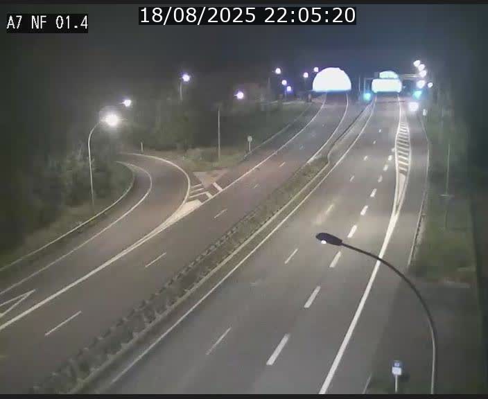 <h2>Caméra autoroute Luxembourg A7 - Echangeur Waldhaff - direction Tunnel Stafelter</h2>