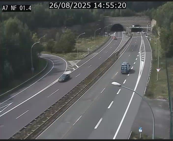 <h2>Caméra autoroute Luxembourg A7 - Echangeur Waldhaff - direction Tunnel Stafelter</h2>
