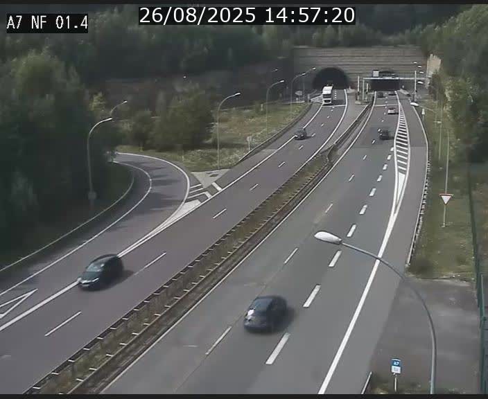 <h2>Caméra autoroute Luxembourg A7 - Echangeur Waldhaff - direction Tunnel Stafelter</h2>