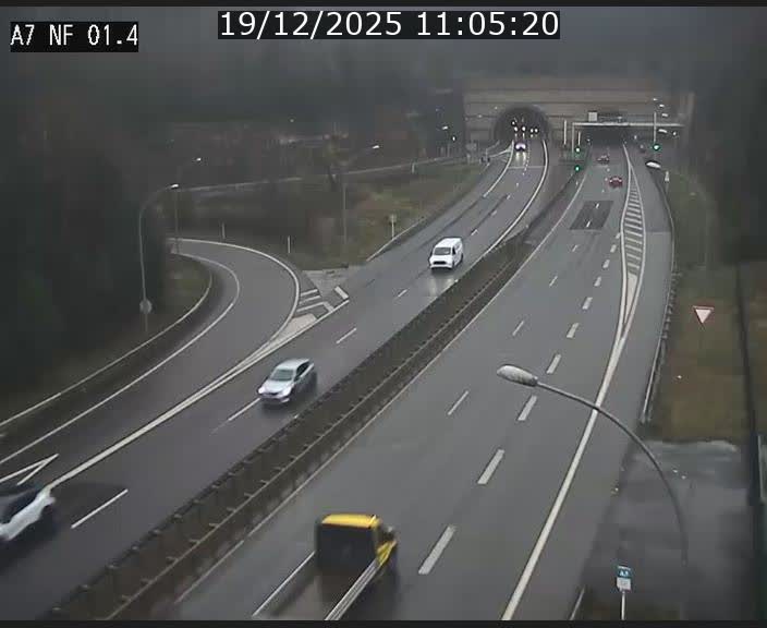 <h2>Caméra autoroute Luxembourg A7 - Echangeur Waldhaff - direction Tunnel Stafelter</h2>