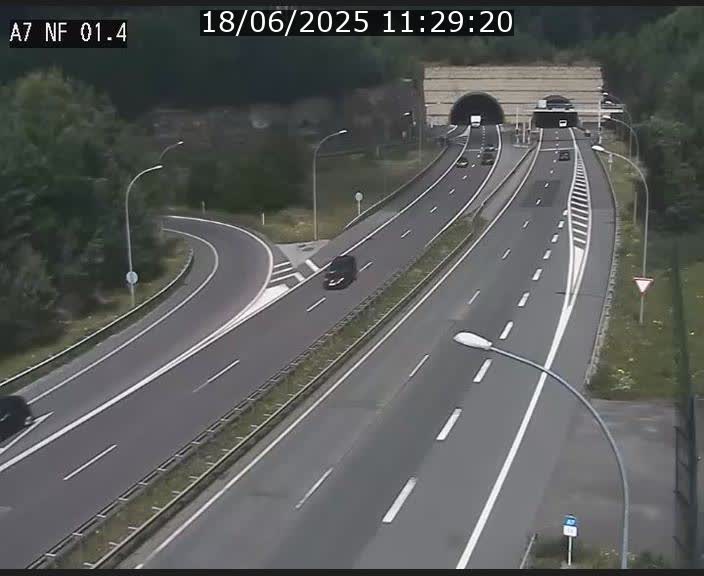 <h2>Caméra autoroute Luxembourg A7 - Echangeur Waldhaff - direction Tunnel Stafelter</h2>