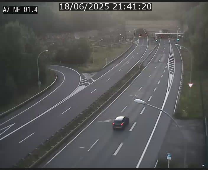<h2>Caméra autoroute Luxembourg A7 - Echangeur Waldhaff - direction Tunnel Stafelter</h2>