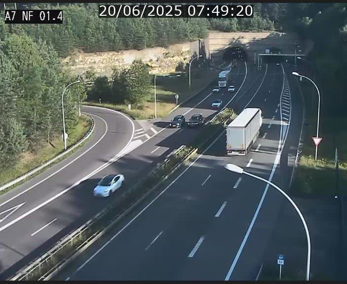 <h2>Caméra autoroute Luxembourg A7 - Echangeur Waldhaff - direction Tunnel Stafelter</h2>