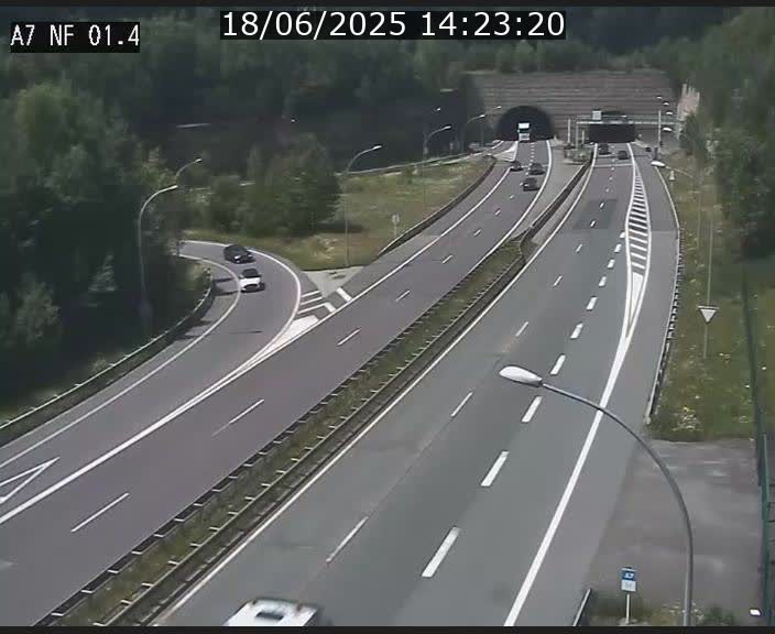 <h2>Caméra autoroute Luxembourg A7 - Echangeur Waldhaff - direction Tunnel Stafelter</h2>
