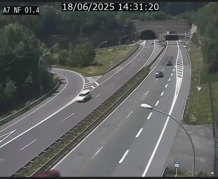 <h2>Caméra autoroute Luxembourg A7 - Echangeur Waldhaff - direction Tunnel Stafelter</h2>