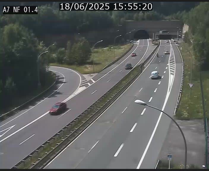 <h2>Caméra autoroute Luxembourg A7 - Echangeur Waldhaff - direction Tunnel Stafelter</h2>