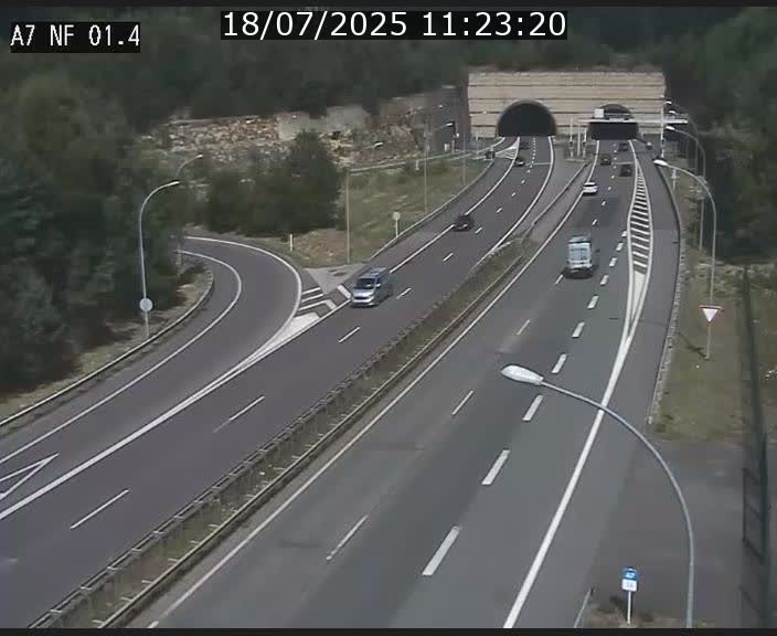 <h2>Caméra autoroute Luxembourg A7 - Echangeur Waldhaff - direction Tunnel Stafelter</h2>