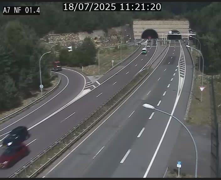 <h2>Caméra autoroute Luxembourg A7 - Echangeur Waldhaff - direction Tunnel Stafelter</h2>