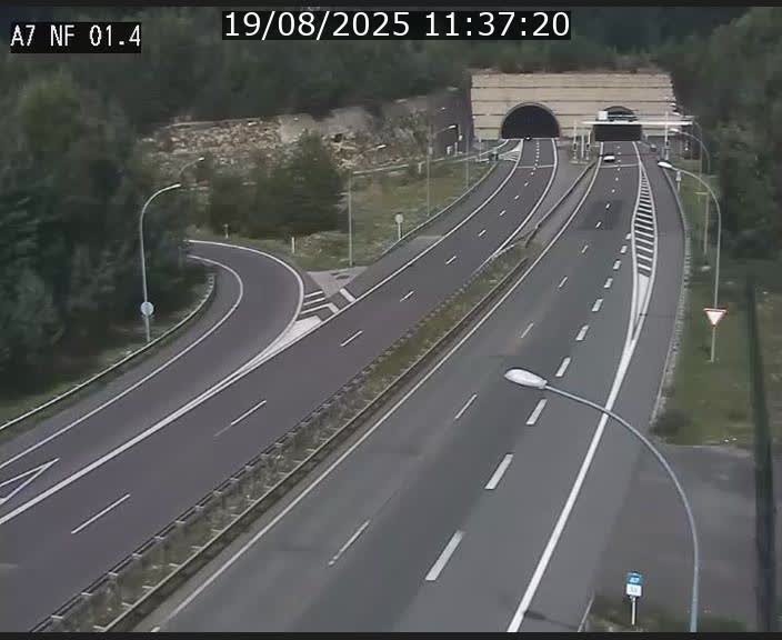 <h2>Caméra autoroute Luxembourg A7 - Echangeur Waldhaff - direction Tunnel Stafelter</h2>