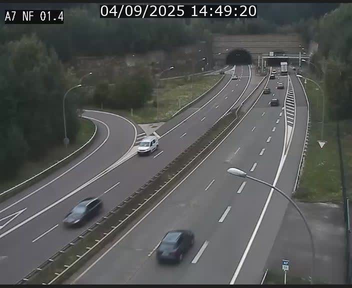 <h2>Caméra autoroute Luxembourg A7 - Echangeur Waldhaff - direction Tunnel Stafelter</h2>