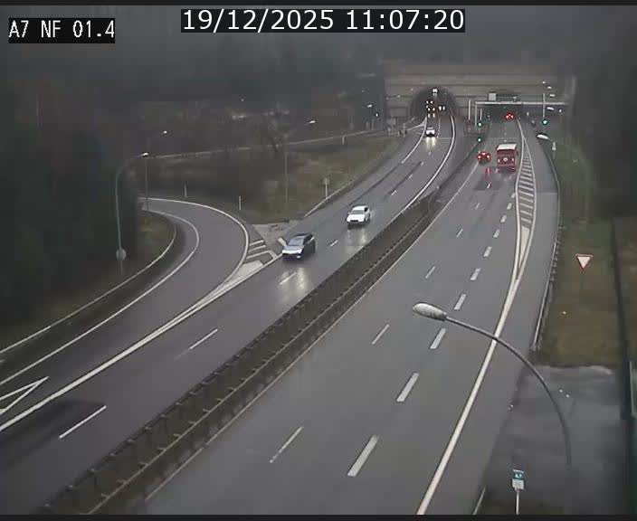 <h2>Caméra autoroute Luxembourg A7 - Echangeur Waldhaff - direction Tunnel Stafelter</h2>