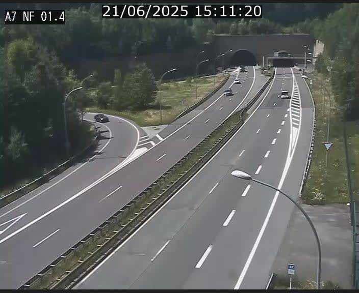 <h2>Caméra autoroute Luxembourg A7 - Echangeur Waldhaff - direction Tunnel Stafelter</h2>