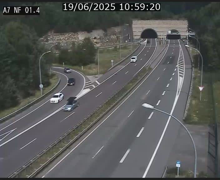 <h2>Caméra autoroute Luxembourg A7 - Echangeur Waldhaff - direction Tunnel Stafelter</h2>