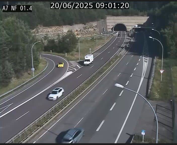 <h2>Caméra autoroute Luxembourg A7 - Echangeur Waldhaff - direction Tunnel Stafelter</h2>