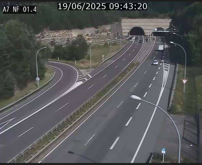 <h2>Caméra autoroute Luxembourg A7 - Echangeur Waldhaff - direction Tunnel Stafelter</h2>