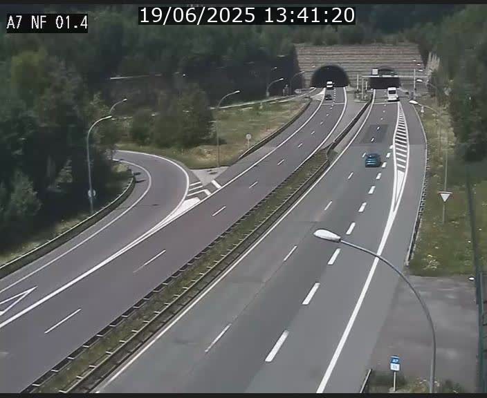 <h2>Caméra autoroute Luxembourg A7 - Echangeur Waldhaff - direction Tunnel Stafelter</h2>