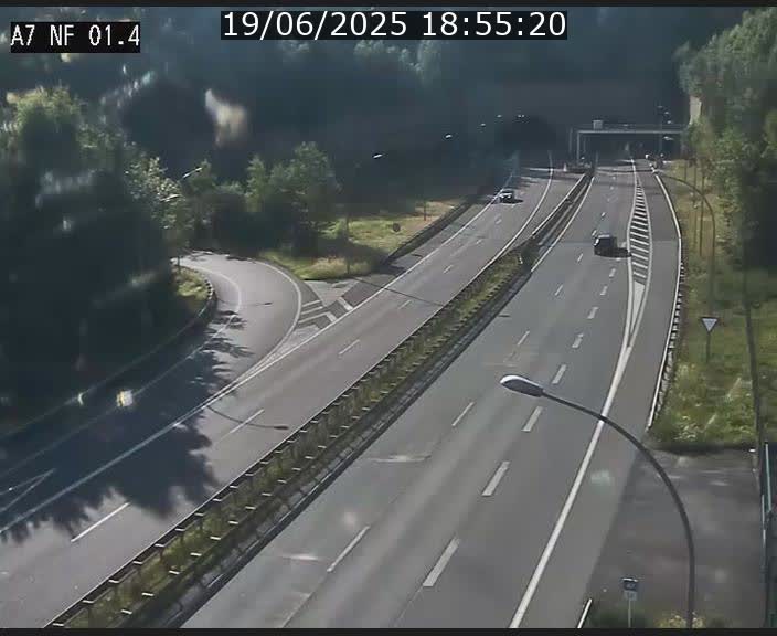 <h2>Caméra autoroute Luxembourg A7 - Echangeur Waldhaff - direction Tunnel Stafelter</h2>