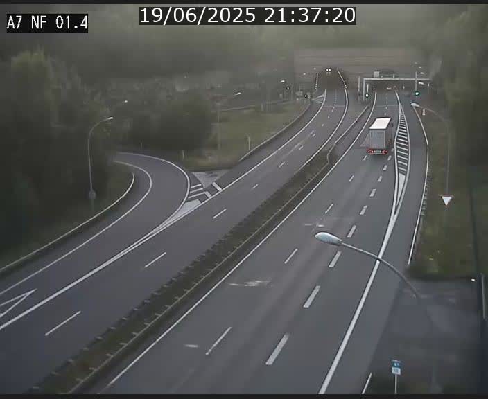 <h2>Caméra autoroute Luxembourg A7 - Echangeur Waldhaff - direction Tunnel Stafelter</h2>
