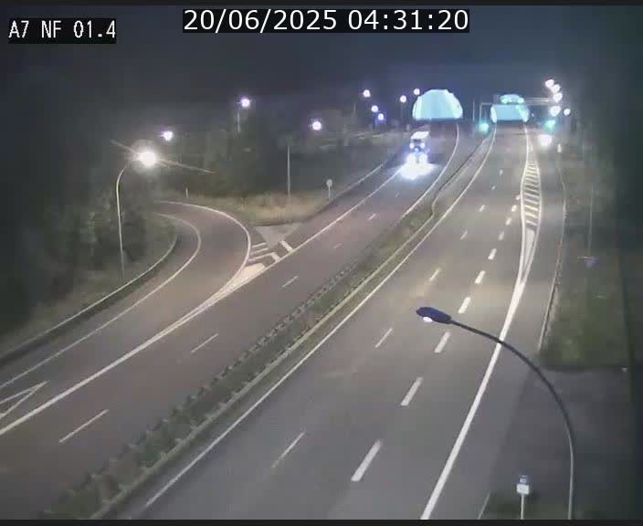 <h2>Caméra autoroute Luxembourg A7 - Echangeur Waldhaff - direction Tunnel Stafelter</h2>