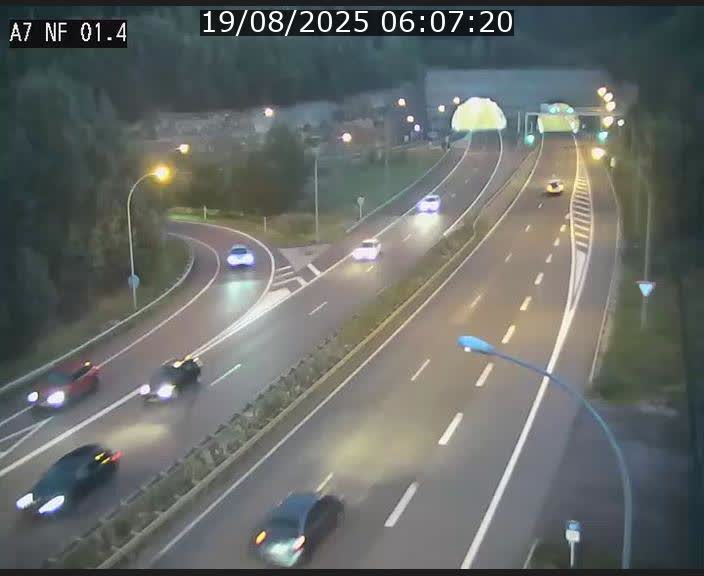 <h2>Caméra autoroute Luxembourg A7 - Echangeur Waldhaff - direction Tunnel Stafelter</h2>
