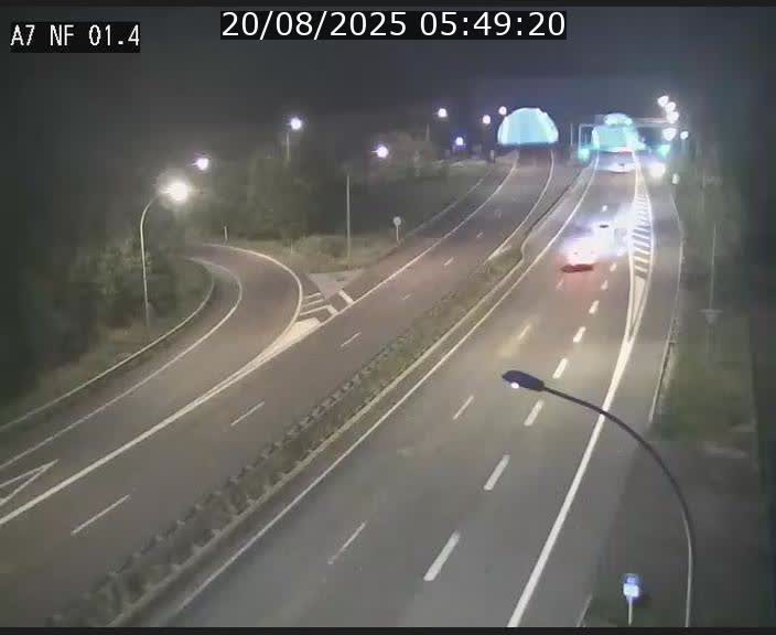 <h2>Caméra autoroute Luxembourg A7 - Echangeur Waldhaff - direction Tunnel Stafelter</h2>