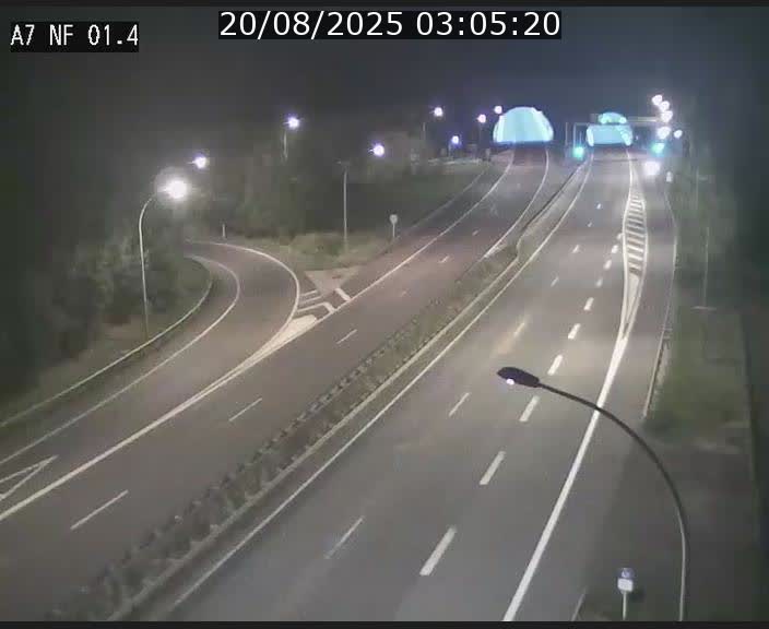 <h2>Caméra autoroute Luxembourg A7 - Echangeur Waldhaff - direction Tunnel Stafelter</h2>
