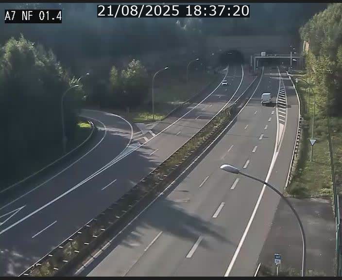 <h2>Caméra autoroute Luxembourg A7 - Echangeur Waldhaff - direction Tunnel Stafelter</h2>