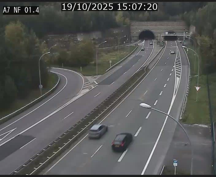 <h2>Caméra autoroute Luxembourg A7 - Echangeur Waldhaff - direction Tunnel Stafelter</h2>