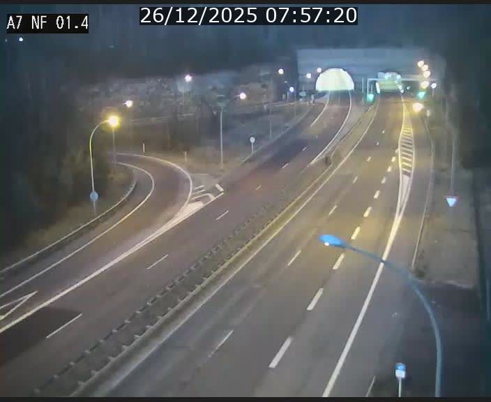 <h2>Caméra autoroute Luxembourg A7 - Echangeur Waldhaff - direction Tunnel Stafelter</h2>