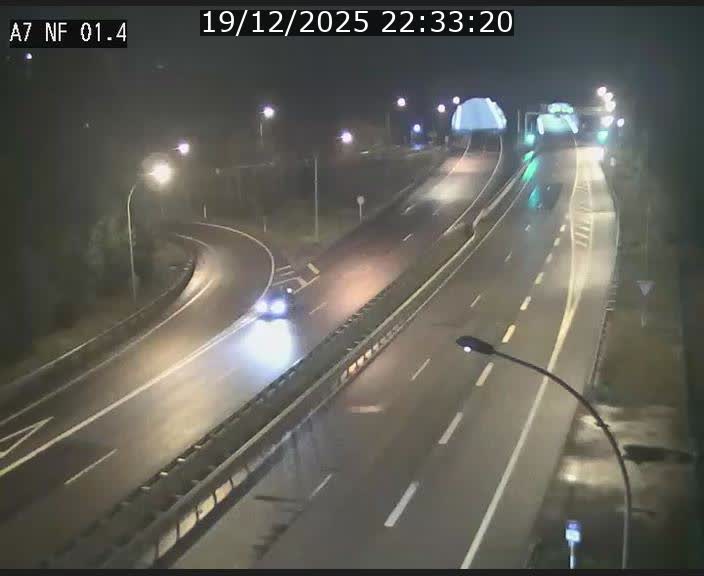 <h2>Caméra autoroute Luxembourg A7 - Echangeur Waldhaff - direction Tunnel Stafelter</h2>