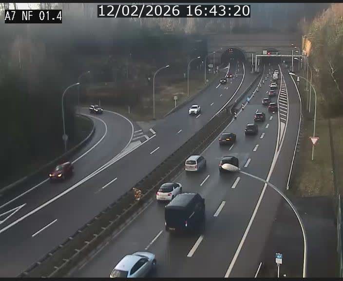 <h2>Caméra autoroute Luxembourg A7 - Echangeur Waldhaff - direction Tunnel Stafelter</h2>