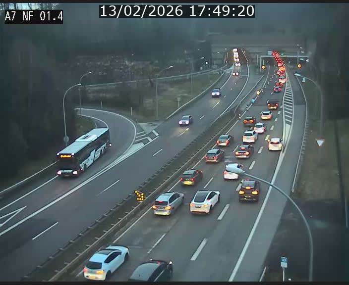 <h2>Caméra autoroute Luxembourg A7 - Echangeur Waldhaff - direction Tunnel Stafelter</h2>