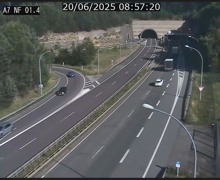<h2>Caméra autoroute Luxembourg A7 - Echangeur Waldhaff - direction Tunnel Stafelter</h2>
