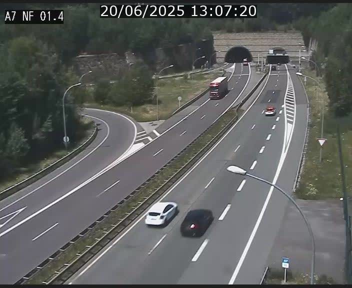 <h2>Caméra autoroute Luxembourg A7 - Echangeur Waldhaff - direction Tunnel Stafelter</h2>