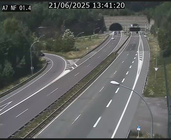 <h2>Caméra autoroute Luxembourg A7 - Echangeur Waldhaff - direction Tunnel Stafelter</h2>