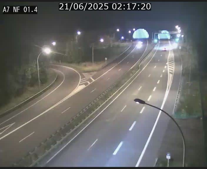 <h2>Caméra autoroute Luxembourg A7 - Echangeur Waldhaff - direction Tunnel Stafelter</h2>