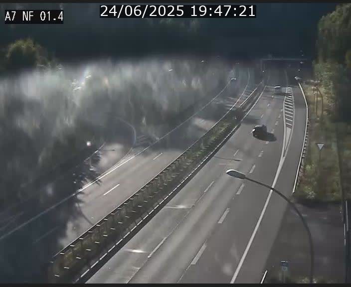 <h2>Caméra autoroute Luxembourg A7 - Echangeur Waldhaff - direction Tunnel Stafelter</h2>