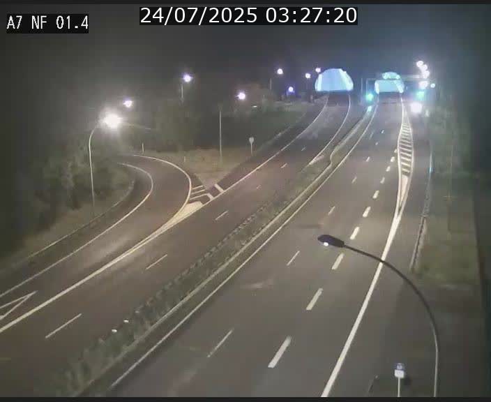 <h2>Caméra autoroute Luxembourg A7 - Echangeur Waldhaff - direction Tunnel Stafelter</h2>