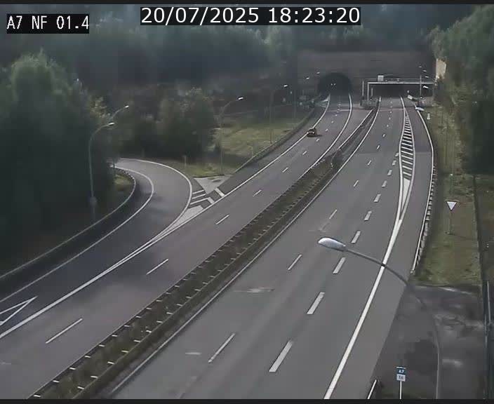 <h2>Caméra autoroute Luxembourg A7 - Echangeur Waldhaff - direction Tunnel Stafelter</h2>