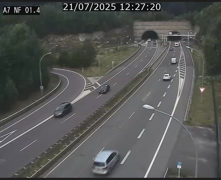 <h2>Caméra autoroute Luxembourg A7 - Echangeur Waldhaff - direction Tunnel Stafelter</h2>