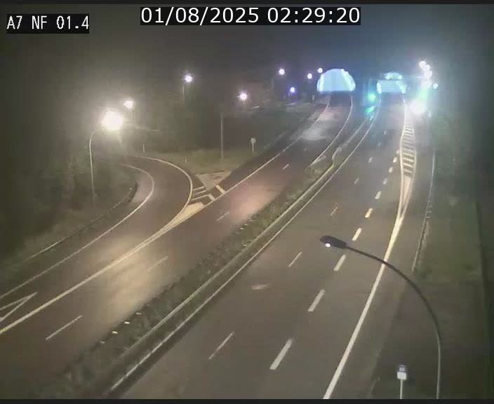 <h2>Caméra autoroute Luxembourg A7 - Echangeur Waldhaff - direction Tunnel Stafelter</h2>