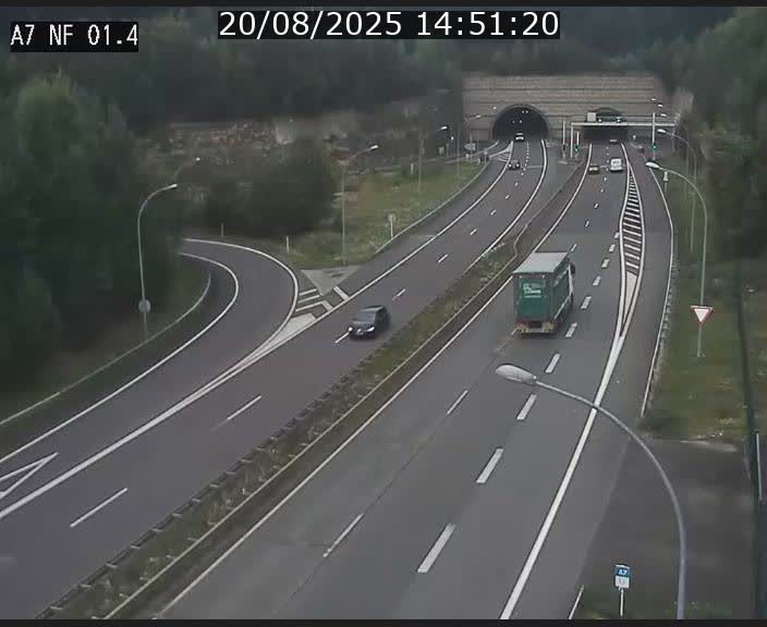 <h2>Caméra autoroute Luxembourg A7 - Echangeur Waldhaff - direction Tunnel Stafelter</h2>