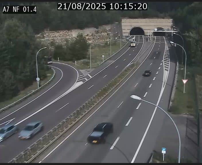 <h2>Caméra autoroute Luxembourg A7 - Echangeur Waldhaff - direction Tunnel Stafelter</h2>